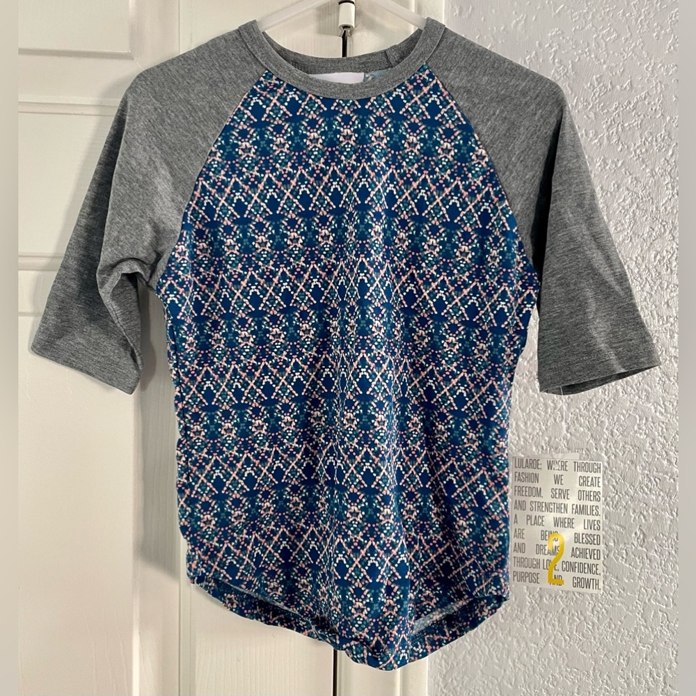 LuLaRoe kids size 2 Sloan Tee!